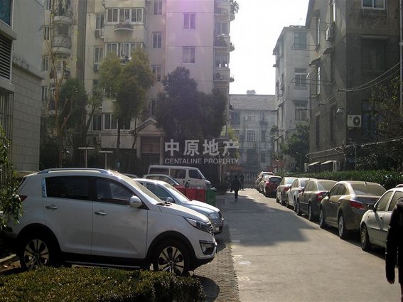 锦福公寓，客厅带阳台，交通便利，房型正气，黄金楼层